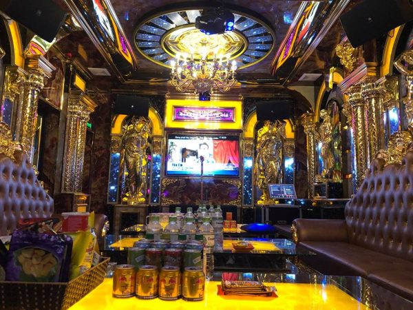 Mẫu phòng karaoke cổ điển cho phòng hát gia đình được yêu thích