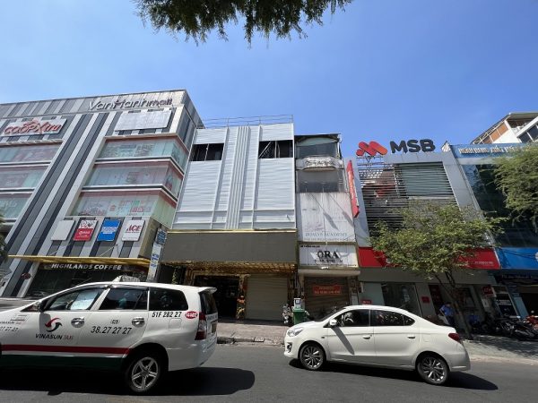 Chi tiền tỷ chạy đua với thông tư và quy định mới nhưng quán karaoke vẫn chưa được hoạt động