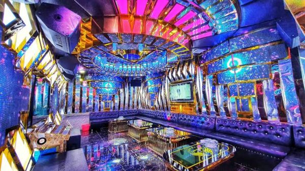 Phòng karaoke gia đình VIP phong cách luxury