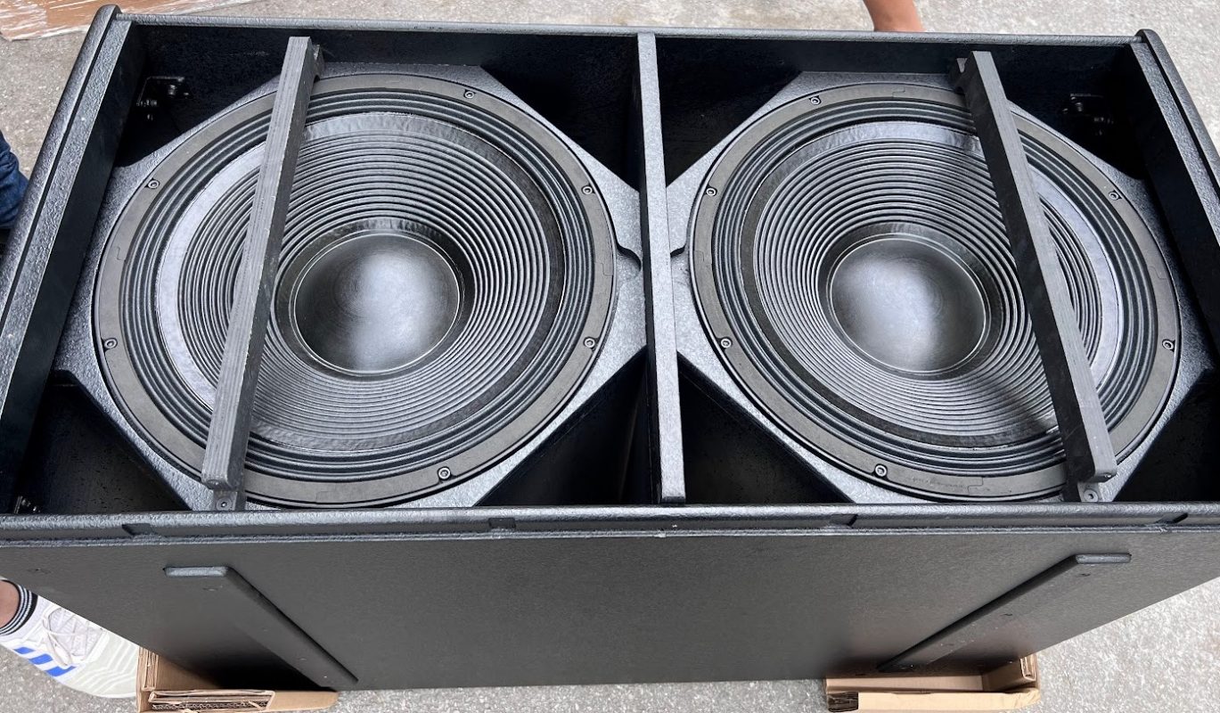 loa bass loa Lavo 218s