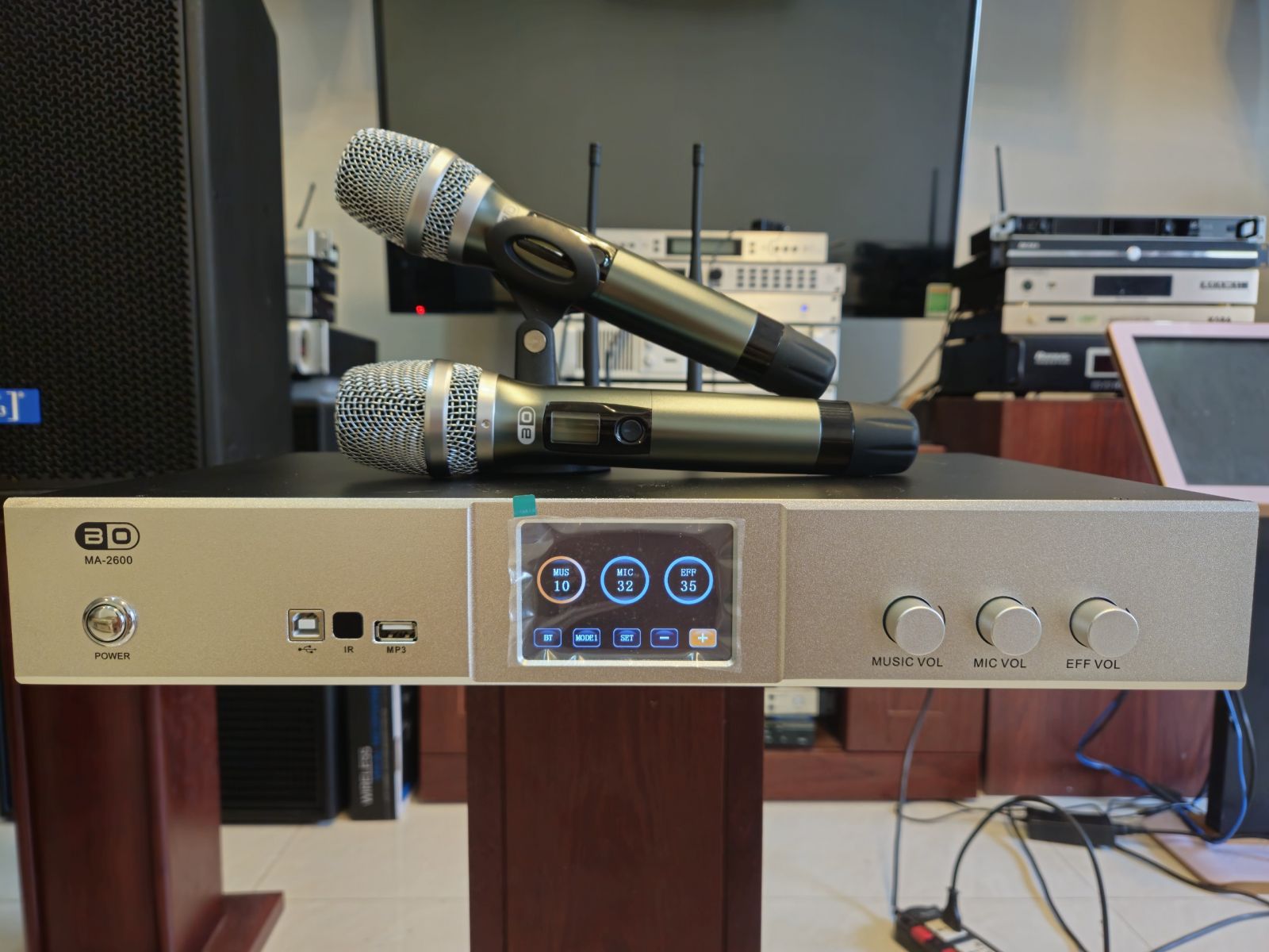 Amply Bo MA-2600 mẫu amply tích hợp vang số, micro vô cùng tiện dụng