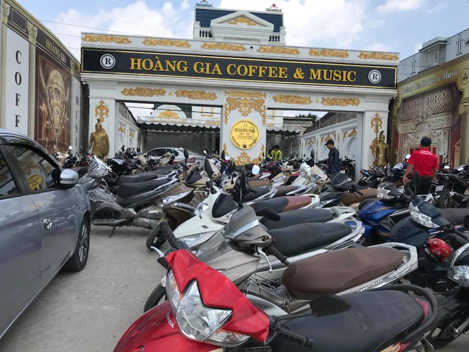 Thi công phòng karaoke chuyên nghiệp cùng AZKTV KARAOKE